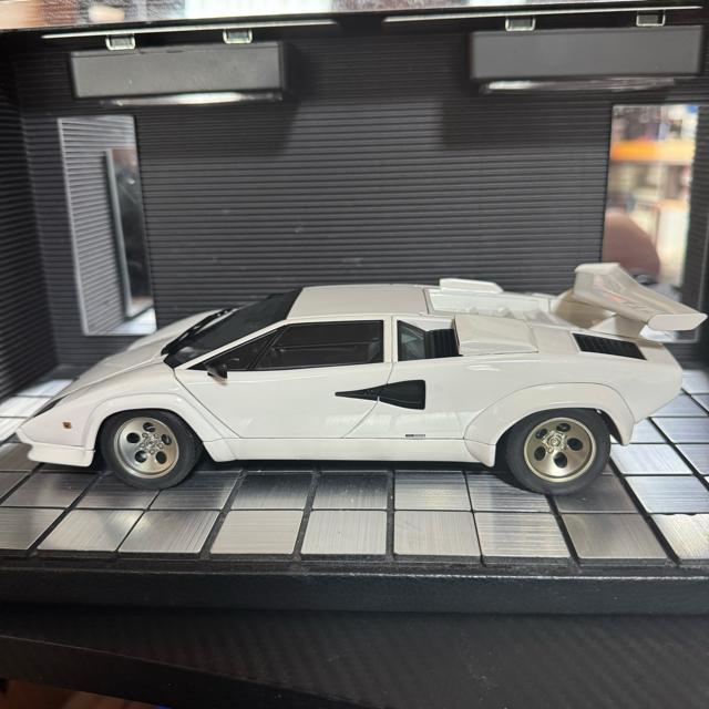 絶版オートアート1/18 ランボルギーニ カウンタックLP5000S(ケース付) < ホビー  絶版オートアート1/18 ランボルギーニ カウンタックLP5000S(ケース付) < ホビーの