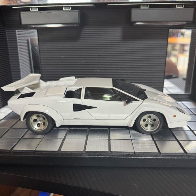 絶版オートアート1/18 ランボルギーニ カウンタックLP5000S(ケース付) < ホビー  絶版オートアート1/18 ランボルギーニ カウンタックLP5000S(ケース付) < ホビーの