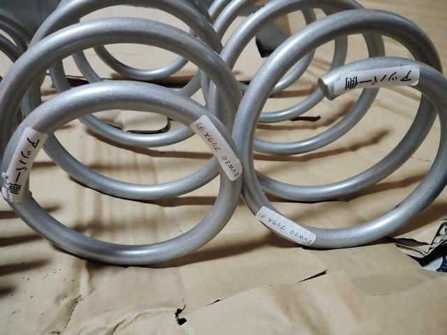 apr ZVW30 プリウス用 ローダウンスプリング < 自動車/バイク apr ZVW30 プリウス用 ローダウンスプリング < 自動車/バイク