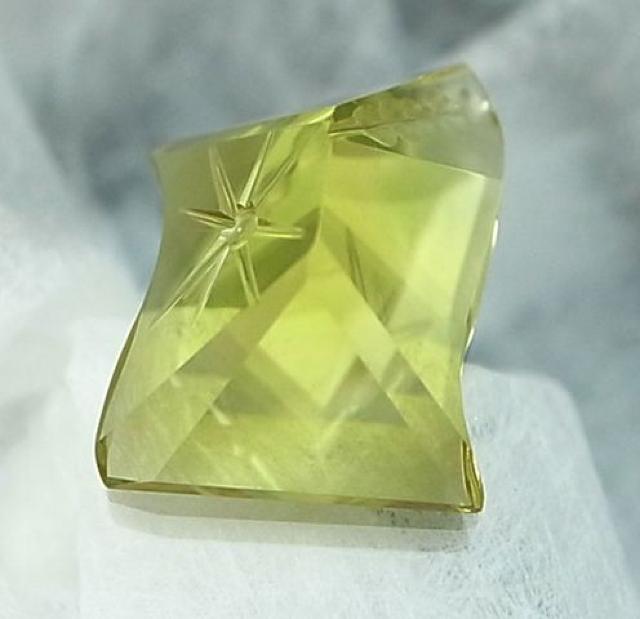 ブラジル産星が瞬く 作品にいかが?天然レモンクォーツ★3427★cm < ホビー  ブラジル産星が瞬く 作品にいかが?天然レモンクォーツ★3427★cm < ホビーの