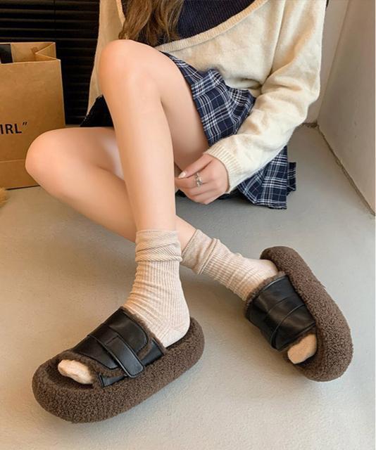 送料無料 新品 ファーサンダル 厚底 レトロボアサンダル < 女性ファッション  送料無料 新品 ファーサンダル 厚底 レトロボアサンダル < 女性ファッションの