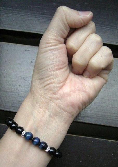 ☆即決☆ブルータイガーアイxオニキスブレスレット < 女性アクセサリー/時計 ☆即決☆ブルータイガーアイxオニキスブレスレット < 女性アクセサリー/時計の