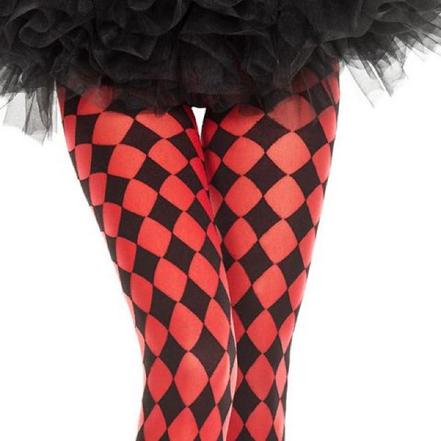 赤と黒のハーレクインタイツ < 女性ファッション  赤と黒のハーレクインタイツ < 女性ファッションの