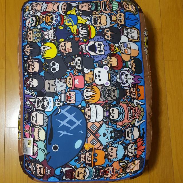 新品〓ワンピース★ビッグクッション♪ < アニメ/コミック/キャラクター  新品〓ワンピース★ビッグクッション♪  < アニメ/コミック/キャラクターの
