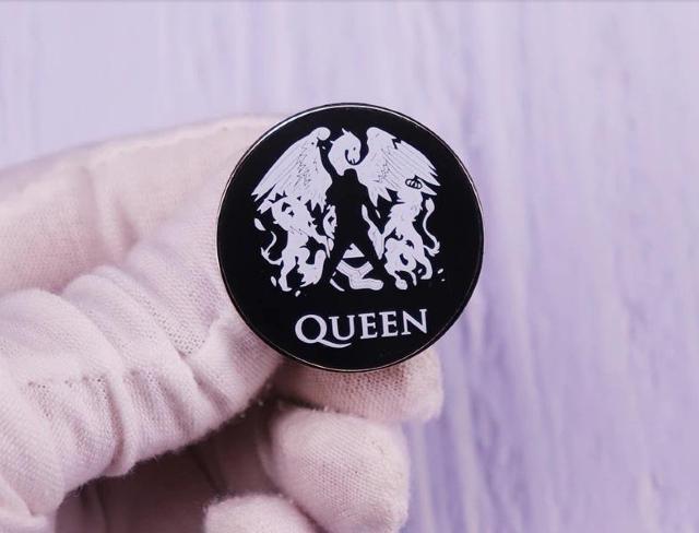 新品 フレディ・マーキュリー Queen  ピンブローチ  < 男性アクセサリー/時計  新品 フレディ・マーキュリー Queen  ピンブローチ   < 男性アクセサリー/時計の