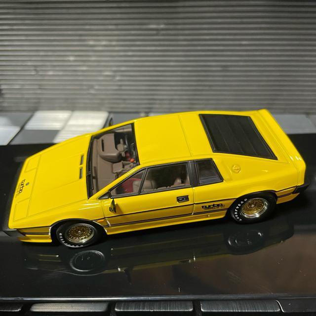 ��Ŗ��W���i�@�I�[�g�A�[�g 1/43 ���[�^�X �^�[�{ �G�X�v���b�g �C�G���[ �� �z�r�[�� 