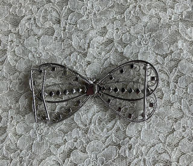 アンティークヴィンテージ☆ラインストーンバタフライベルトバックルパーツ < 女性ファッション  アンティークヴィンテージ☆ラインストーンバタフライベルトバックルパーツ < 女性ファッションの