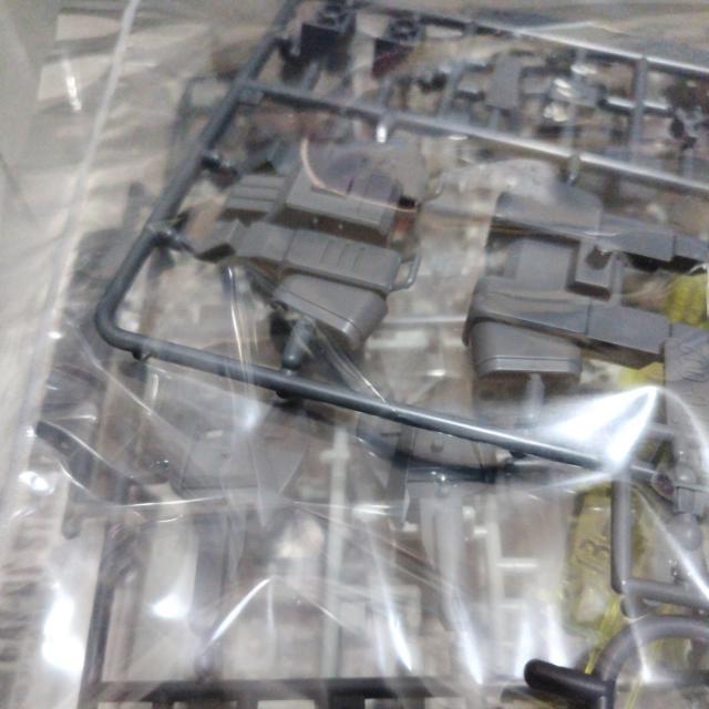 HG 1/144 �X�g���C�N�_�K�[�@���J�����g�ݗ��� �� �z�r�[�� 