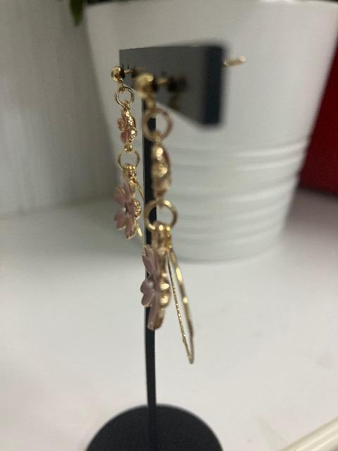 ハンドメイド 花のチャームを使用したピアス < 女性ファッション  ハンドメイド 花のチャームを使用したピアス < 女性ファッションの