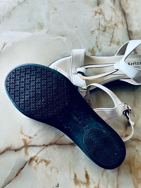 【日本製】MISS HORIZON◆ホワイト◆上質サンダル◆サイズS < 女性ファッション  【日本製】MISS HORIZON◆ホワイト◆上質サンダル◆サイズS < 女性ファッションの