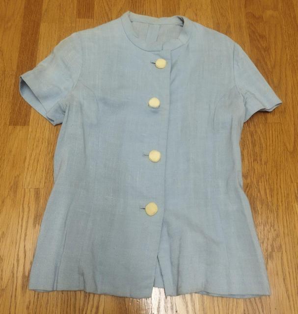 水色 麻 チャイナカラー 1960年代ビンテージ ハンドメイド ブラウス < 女性ファッション  水色 麻 チャイナカラー 1960年代ビンテージ ハンドメイド ブラウス < 女性ファッションの