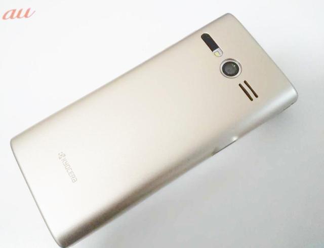 au KYF38 񂽂P[^C {̂̂ SIMbNς