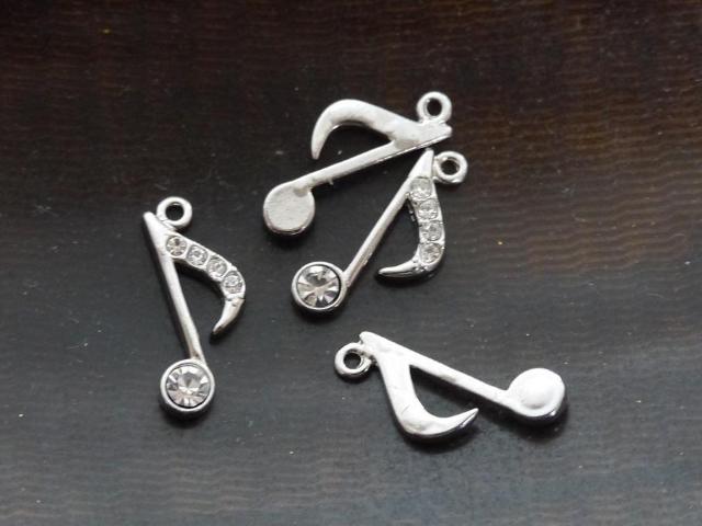 新品 アクセサリー手芸パーツ 音符チャーム 銀色 < ペット/手芸/園芸  新品 アクセサリー手芸パーツ 音符チャーム 銀色  < ペット/手芸/園芸の