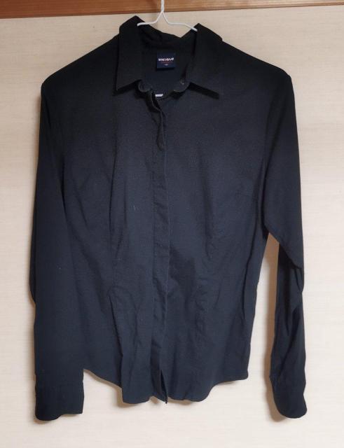 黒 ユニクロ 綿 シャツ ストレッチ入りでスタイルアップ ジャストサイズ M < ブランド  黒 ユニクロ 綿 シャツ ストレッチ入りでスタイルアップ ジャストサイズ M < ブランドの