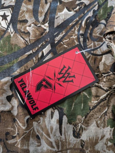 FAMOUS STARS AND STRAPS@Yelawolf@tFC}X̂sVc@CFEt  jt@bV 