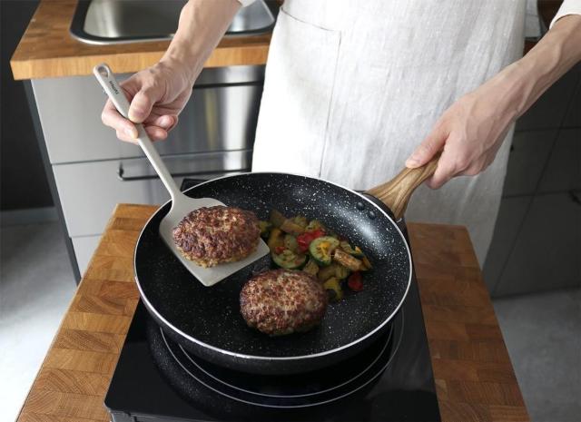 sumuu マーブルコートフライパン 26cm MCK-159 シルクウェア 二人前用 三人前用 ガス対応 IH対応 兼用 < インテリア/ライフ sumuu マーブルコートフライパン 26cm MCK-159 シルクウェア 二人前用 三人前用 ガス対応 IH対応 兼用 < インテリア/ライフの