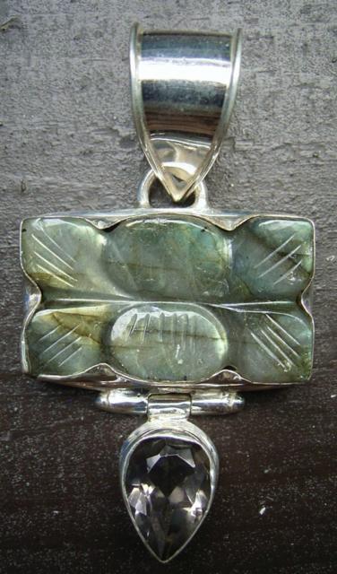 ☆即決☆ラブラドライトxスモーキークォーツシルバートップ < 女性アクセサリー/時計 ☆即決☆ラブラドライトxスモーキークォーツシルバートップ < 女性アクセサリー/時計の