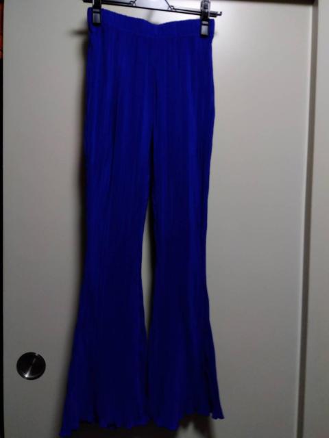 ☆プリーツ裾フレアーパンツ☆新品未使用 < 女性ファッション  ☆プリーツ裾フレアーパンツ☆新品未使用 < 女性ファッションの