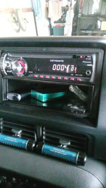 中古品 1DINボックス付きCDレシーバーカロッツェリアDEN-320  シリアルNo.GJGE016977JP < 自動車/バイク 中古品 1DINボックス付きCDレシーバーカロッツェリアDEN-320  シリアルNo.GJGE016977JP < 自動車/バイク