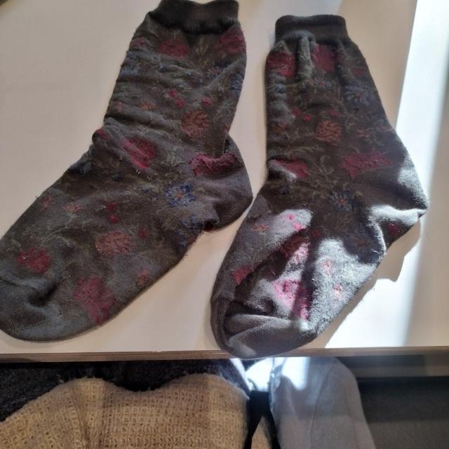 ダークグリーン ボタニカル模様花柄ソックス < 女性ファッション  ダークグリーン ボタニカル模様花柄ソックス  < 女性ファッションの