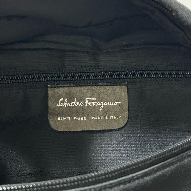 Salvatore Ferragamo フェラガモ ヴァラ ショルダーバッグ AU21 9698 ナイロン ブラック < ブランド Salvatore Ferragamo フェラガモ ヴァラ ショルダーバッグ AU21 9698 ナイロン ブラック < ブランドの