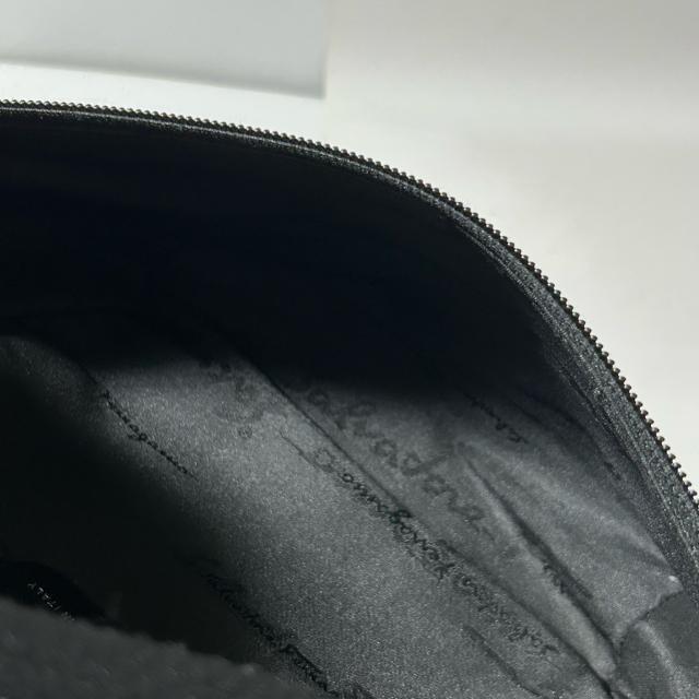 Salvatore Ferragamo フェラガモ ヴァラ ショルダーバッグ AU21 9698 ナイロン ブラック < ブランド Salvatore Ferragamo フェラガモ ヴァラ ショルダーバッグ AU21 9698 ナイロン ブラック < ブランドの