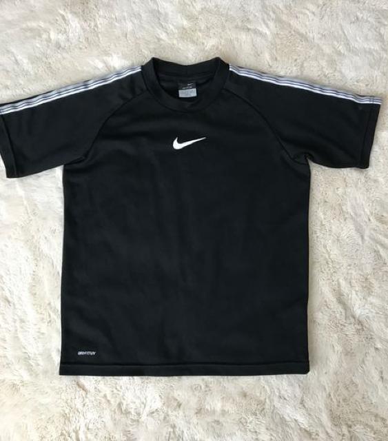 子供用ナイキDRYFIT UVTシャツ 140センチ < キッズ/ベビー 子供用ナイキDRYFIT UVTシャツ 140センチ < キッズ/ベビーの