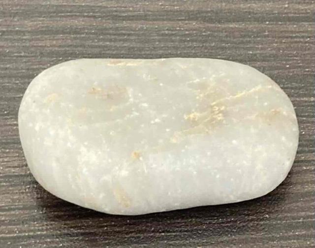 激安1,100円スタート!「お守り」や「ワイヤー作家」や「ジュエリー作家」の素材に阿波翡翠(ジェイド)原石 < 女性ファッション  激安1,100円スタート!「お守り」や「ワイヤー作家」や「ジュエリー作家」の素材に阿波翡翠(ジェイド)原石  < 女性ファッションの