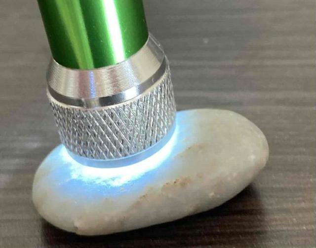 激安1,100円スタート!「お守り」や「ワイヤー作家」や「ジュエリー作家」の素材に阿波翡翠(ジェイド)原石 < 女性ファッション  激安1,100円スタート!「お守り」や「ワイヤー作家」や「ジュエリー作家」の素材に阿波翡翠(ジェイド)原石 < 女性ファッションの