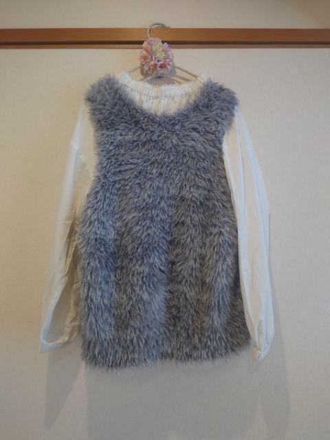 しまむら グレー ファー ニットベスト Lサイズ < ブランド しまむら グレー ファー ニットベスト Lサイズ < ブランドの