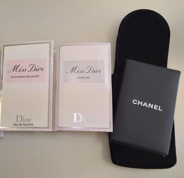 CHANEL シャネル 手鏡あぶらとり紙セット ロゴ入り入れ物つき その他 < 女性ファッション CHANEL シャネル 手鏡あぶらとり紙セット ロゴ入り入れ物つき その他 < 女性ファッションの