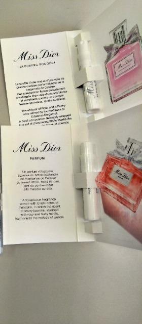 CHANEL シャネル 手鏡あぶらとり紙セット ロゴ入り入れ物つき その他 < 女性ファッション CHANEL シャネル 手鏡あぶらとり紙セット ロゴ入り入れ物つき その他 < 女性ファッションの