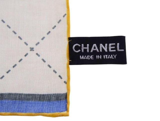 シャネル ハンカチ 大判サイズ トランク トラベルバッグ柄 コットン ブルー系 CHANEL【鑑定済】 < ブランド  シャネル ハンカチ 大判サイズ トランク トラベルバッグ柄 コットン ブルー系 CHANEL【鑑定済】 < ブランドの
