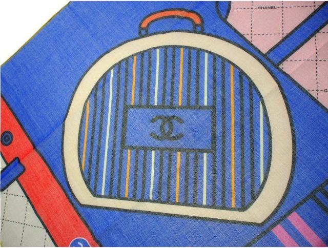 シャネル ハンカチ 大判サイズ トランク トラベルバッグ柄 コットン ブルー系 CHANEL【鑑定済】 < ブランド  シャネル ハンカチ 大判サイズ トランク トラベルバッグ柄 コットン ブルー系 CHANEL【鑑定済】 < ブランドの