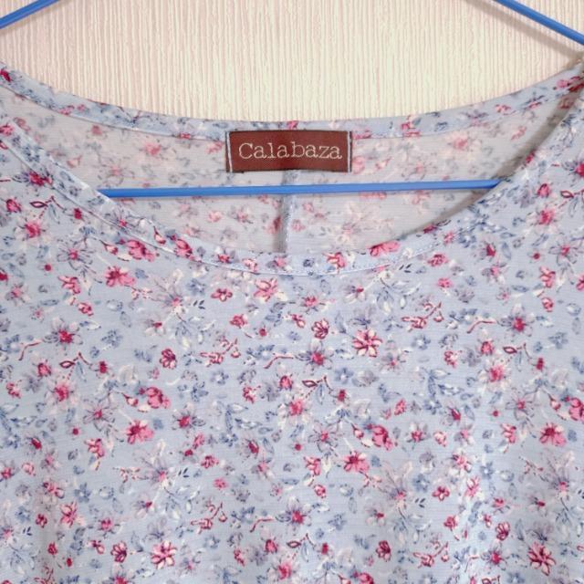 Calabaza カラバサ 花柄 トップス 水色 レディース 小花柄 M-L < 女性ファッション Calabaza カラバサ 花柄 トップス 水色 レディース 小花柄 M-L < 女性ファッションの