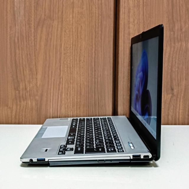 FUJITSU LIFEBOOK Corei5 ������6GB SSD128GB Web�J���� DVD Windows11 �� PC�{��/���Ӌ@��� 