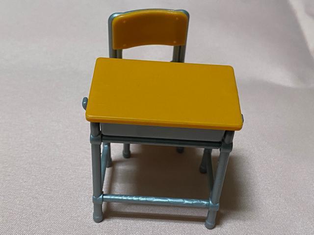 ミニチュア☆学校机&椅子☆プラスチック < ホビー  ミニチュア☆学校机&椅子☆プラスチック < ホビーの