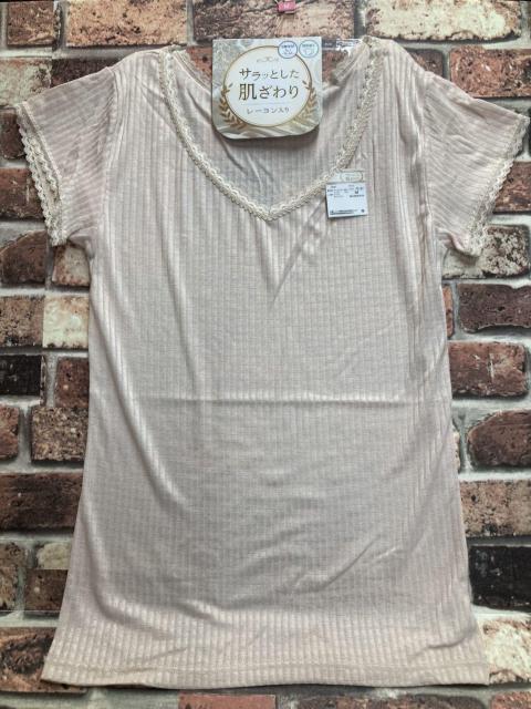 送料無料!汗取りパッド付き&消臭加工!レーヨン混で、サラッとした肌触り!超爽やかフレンチ袖インナー1枚 < 女性ファッション  送料無料!汗取りパッド付き&消臭加工!レーヨン混で、サラッとした肌触り!超爽やかフレンチ袖インナー1枚  < 女性ファッションの