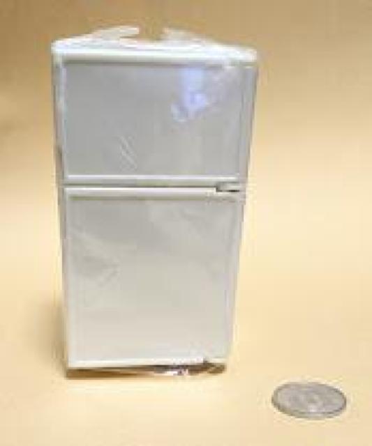 ミニチュア★冷蔵庫@★2ドア★ホワイト★リカちゃんやシルバニアに★ドールハウスに★ < おもちゃ  ミニチュア★冷蔵庫@★2ドア★ホワイト★リカちゃんやシルバニアに★ドールハウスに★ < おもちゃの