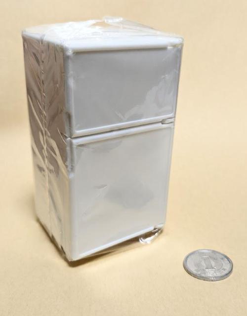 ミニチュア★冷蔵庫@★2ドア★ホワイト★リカちゃんやシルバニアに★ドールハウスに★ < おもちゃ  ミニチュア★冷蔵庫@★2ドア★ホワイト★リカちゃんやシルバニアに★ドールハウスに★ < おもちゃの