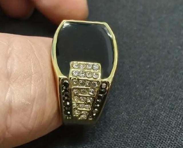 爆ヤス価格490円★ クリエイティブゴールドカラーメンズ用リング USAサイズ12号(日本サイズ26号相当) < 男性アクセサリー/時計  爆ヤス価格490円★ クリエイティブゴールドカラーメンズ用リング USAサイズ12号(日本サイズ26号相当) < 男性アクセサリー/時計の