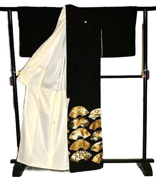 【最高峰】美品 京の名工 螺鈿美術工芸作家【甲斐泰造】金彩 地紙花文 比翼付 黒留袖 身丈162.5m 裄67.5cm T3383 < 女性ファッション  【最高峰】美品 京の名工 螺鈿美術工芸作家【甲斐泰造】金彩 地紙花文 比翼付 黒留袖 身丈162.5m 裄67.5cm T3383 < 女性ファッションの