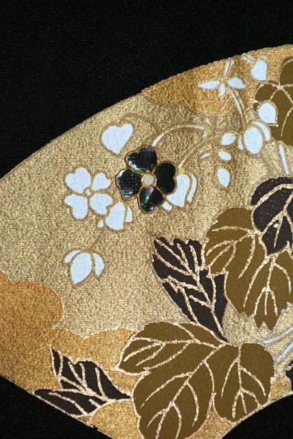 【最高峰】美品 京の名工 螺鈿美術工芸作家【甲斐泰造】金彩 地紙花文 比翼付 黒留袖 身丈162.5m 裄67.5cm T3383 < 女性ファッション  【最高峰】美品 京の名工 螺鈿美術工芸作家【甲斐泰造】金彩 地紙花文 比翼付 黒留袖 身丈162.5m 裄67.5cm T3383 < 女性ファッションの