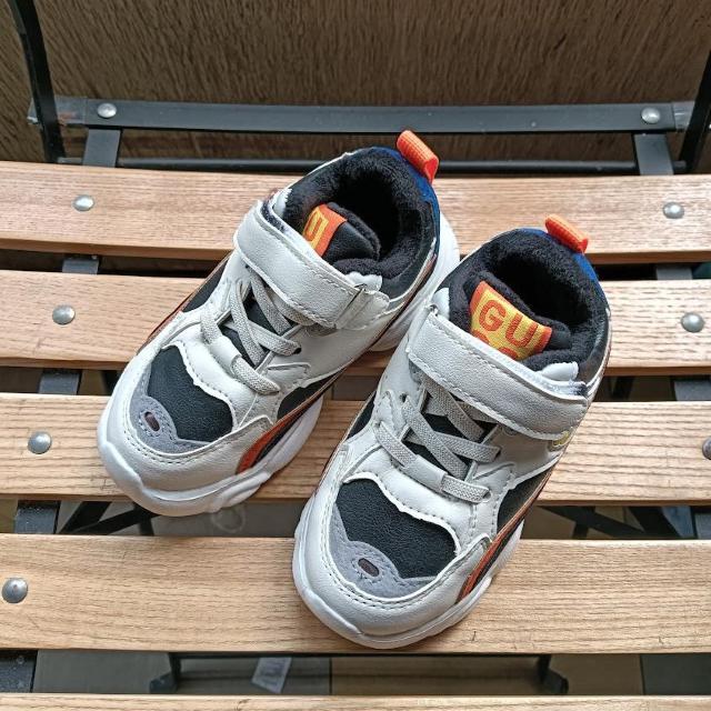 新品 15cm キッズ スニーカーホワイト シューズ 靴 裏起毛 < キッズ/ベビー  新品 15cm キッズ スニーカーホワイト シューズ 靴 裏起毛  < キッズ/ベビーの