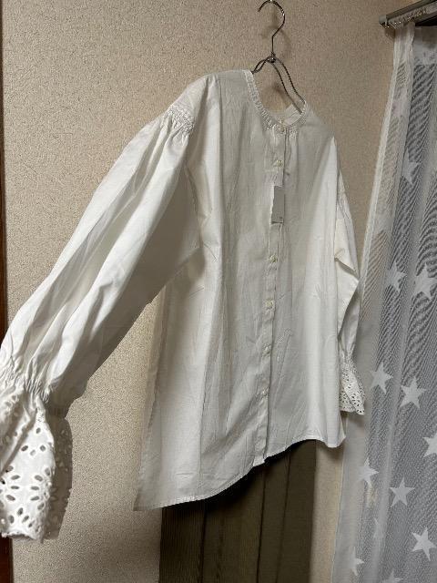 新品タグ付きAMERICAN HOLIC2wayアイレット刺繍スリーブBL & BARNYARDSTORMニットスカート < ブランド  新品タグ付きAMERICAN HOLIC2wayアイレット刺繍スリーブBL & BARNYARDSTORMニットスカート < ブランドの