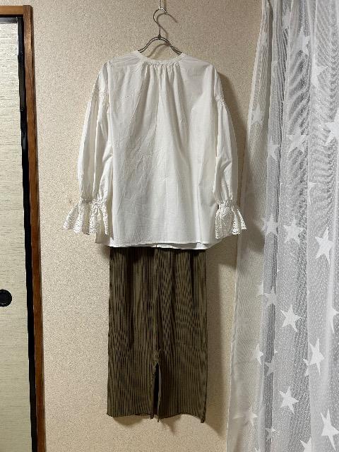 新品タグ付きAMERICAN HOLIC2wayアイレット刺繍スリーブBL & BARNYARDSTORMニットスカート < ブランド  新品タグ付きAMERICAN HOLIC2wayアイレット刺繍スリーブBL & BARNYARDSTORMニットスカート < ブランドの