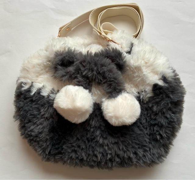 ハンドメイド バッグ ふわふわモコモコ ポンポン < 女性ファッション ハンドメイド バッグ ふわふわモコモコ ポンポン < 女性ファッションの