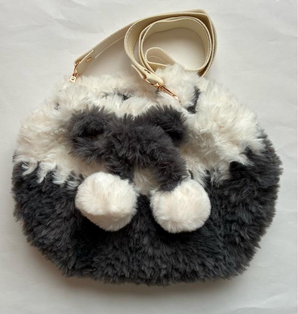 ハンドメイド バッグ ふわふわモコモコ ポンポン < 女性ファッション ハンドメイド バッグ ふわふわモコモコ ポンポン < 女性ファッションの