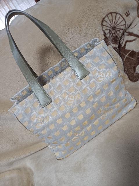 レア期日限定カラー★CHANELニュートラベルラインММトートバッグ★シルバーゴールド★素敵★シャネル★送料無料★お値引き可能 < ブランド レア期日限定カラー★CHANELニュートラベルラインММトートバッグ★シルバーゴールド★素敵★シャネル★送料無料★お値引き可能 < ブランドの