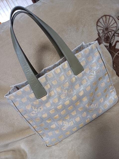 レア期日限定カラー★CHANELニュートラベルラインММトートバッグ★シルバーゴールド★素敵★シャネル★送料無料★お値引き可能 < ブランド レア期日限定カラー★CHANELニュートラベルラインММトートバッグ★シルバーゴールド★素敵★シャネル★送料無料★お値引き可能 < ブランドの